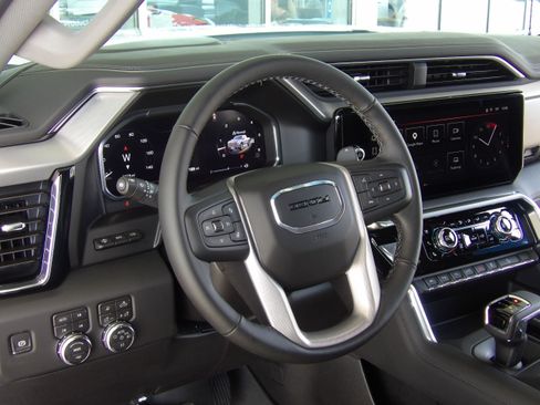 Used 2026 GMC Sierra 1500 4x4 Crew Cab Denali image 22