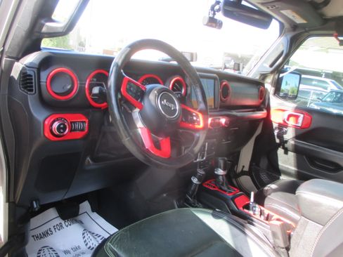 Used 2020 Jeep Gladiator Overland image 10