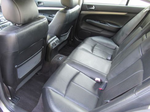 Used 2011 INFINITI G25 image 18