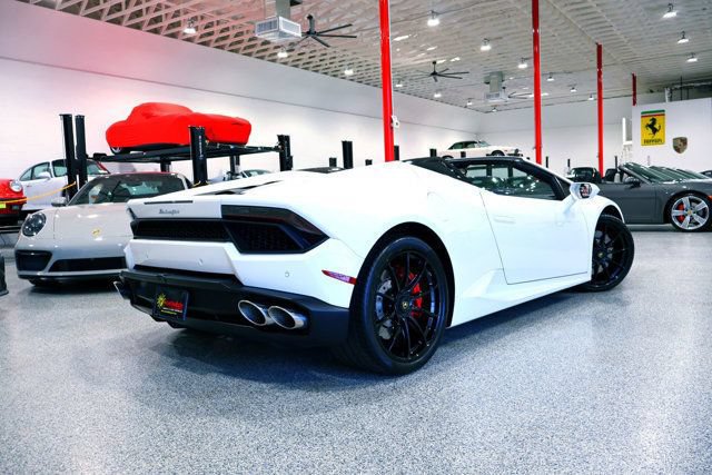Used 2017 Lamborghini Huracan LP 580-2 RWD image 15