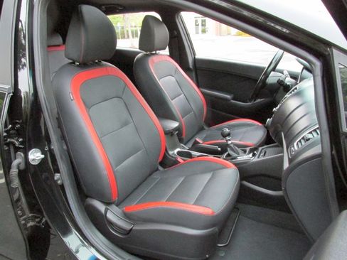 Used 2017 Kia Forte SX image 13