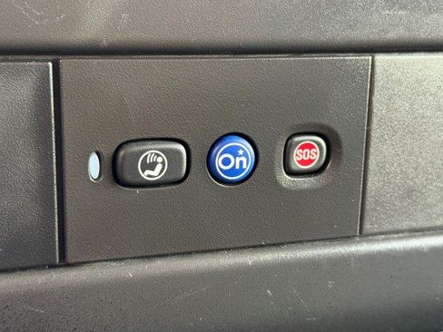 Used 2024 Chevrolet Express 2500 image 21