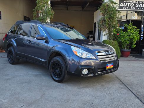 Used 2014 Subaru Outback 2.5i Premium image 4