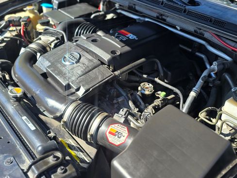 Used 2011 Nissan Frontier SE image 31