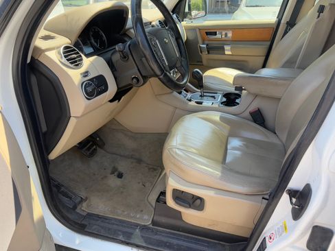 Used 2011 Land Rover LR4 HSE LUX AWD/4WD image 9