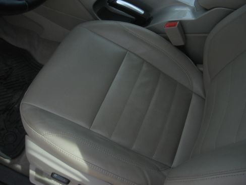 Used 2013 Ford C-MAX SEL FWD image 9