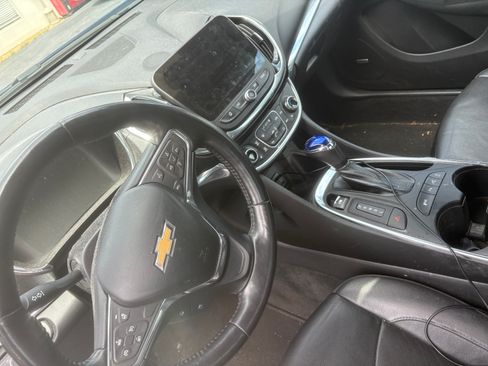 Used 2016 Chevrolet Volt Premier FWD image 11