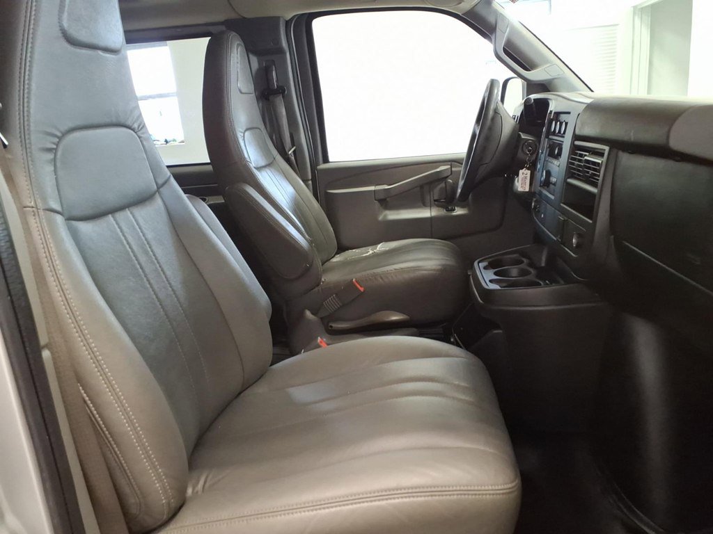 Used 2017 Chevrolet Express 3500 LS RWD image 13