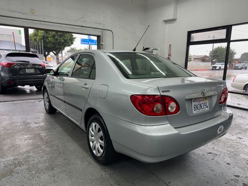 Used 2005 Toyota Corolla CE image 3