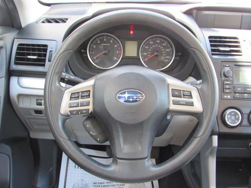 Used 2015 Subaru Forester 2.5i AWD/4WD image 17