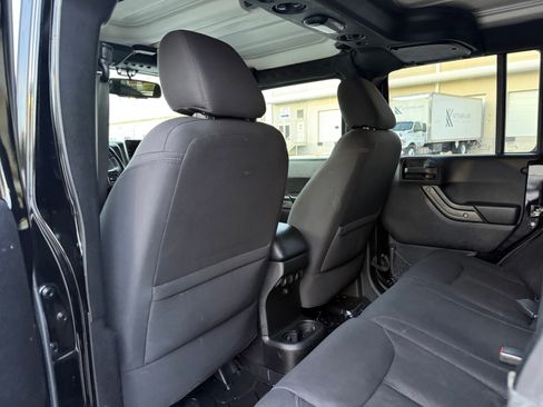Used 2015 Jeep Wrangler 4WD Unlimited Sport image 83
