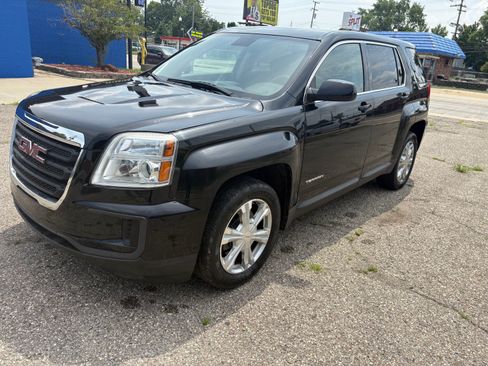 Used 2017 GMC Terrain SLE image 3