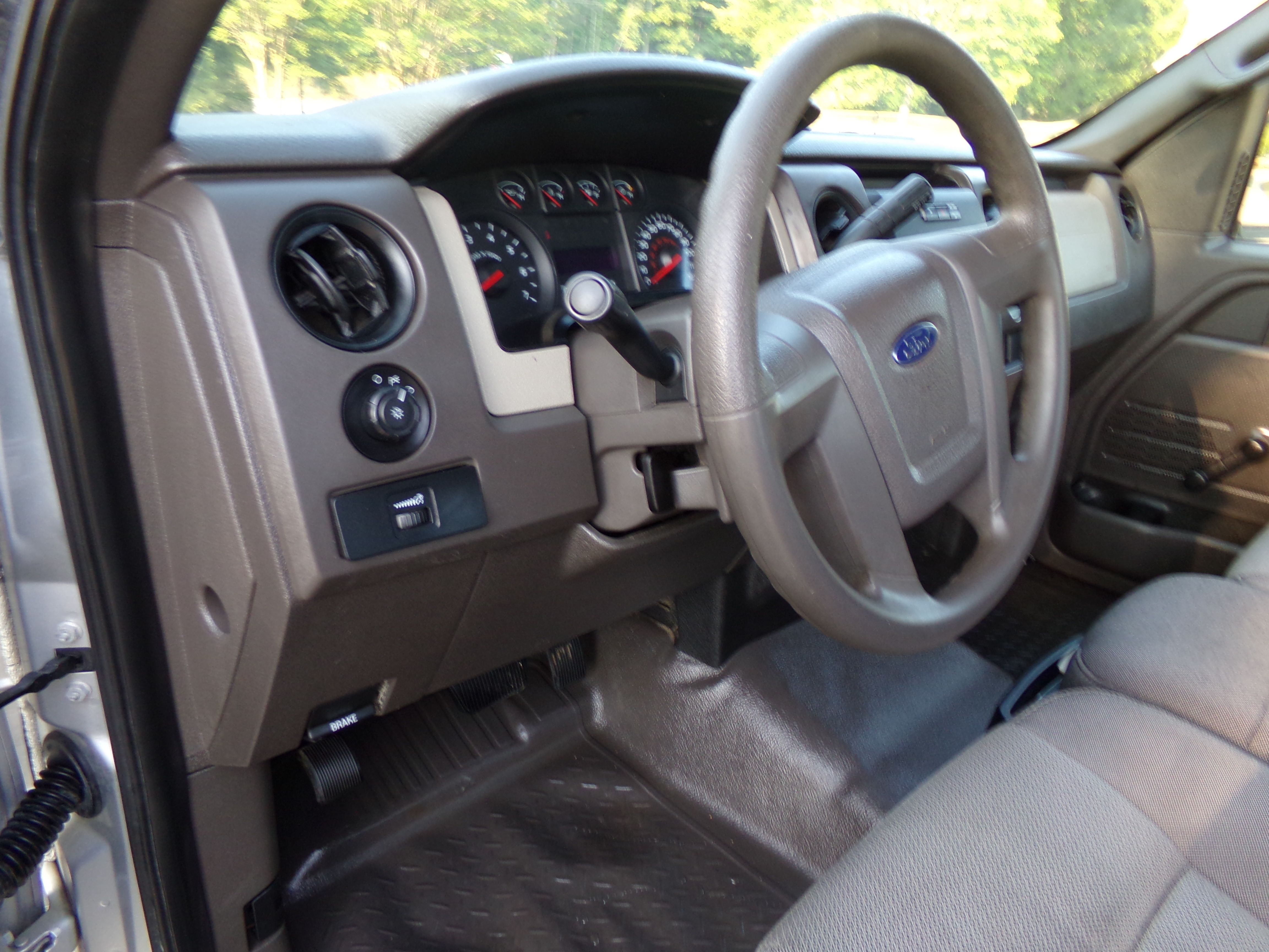 Used 2009 Ford F150 2WD Regular Cab XL image 10