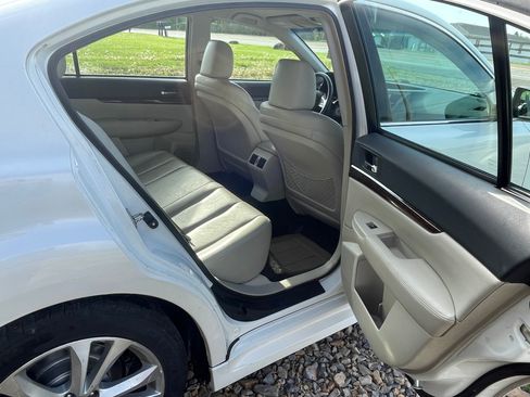 Used 2013 Subaru Legacy 2.5i Limited AWD/4WD image 10