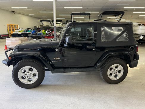Used 2014 Jeep Wrangler Sahara image 2