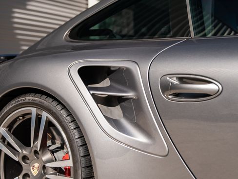 Used 2010 Porsche 911 Turbo image 22