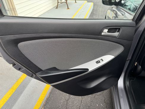 Used 2014 Hyundai Accent GS image 11