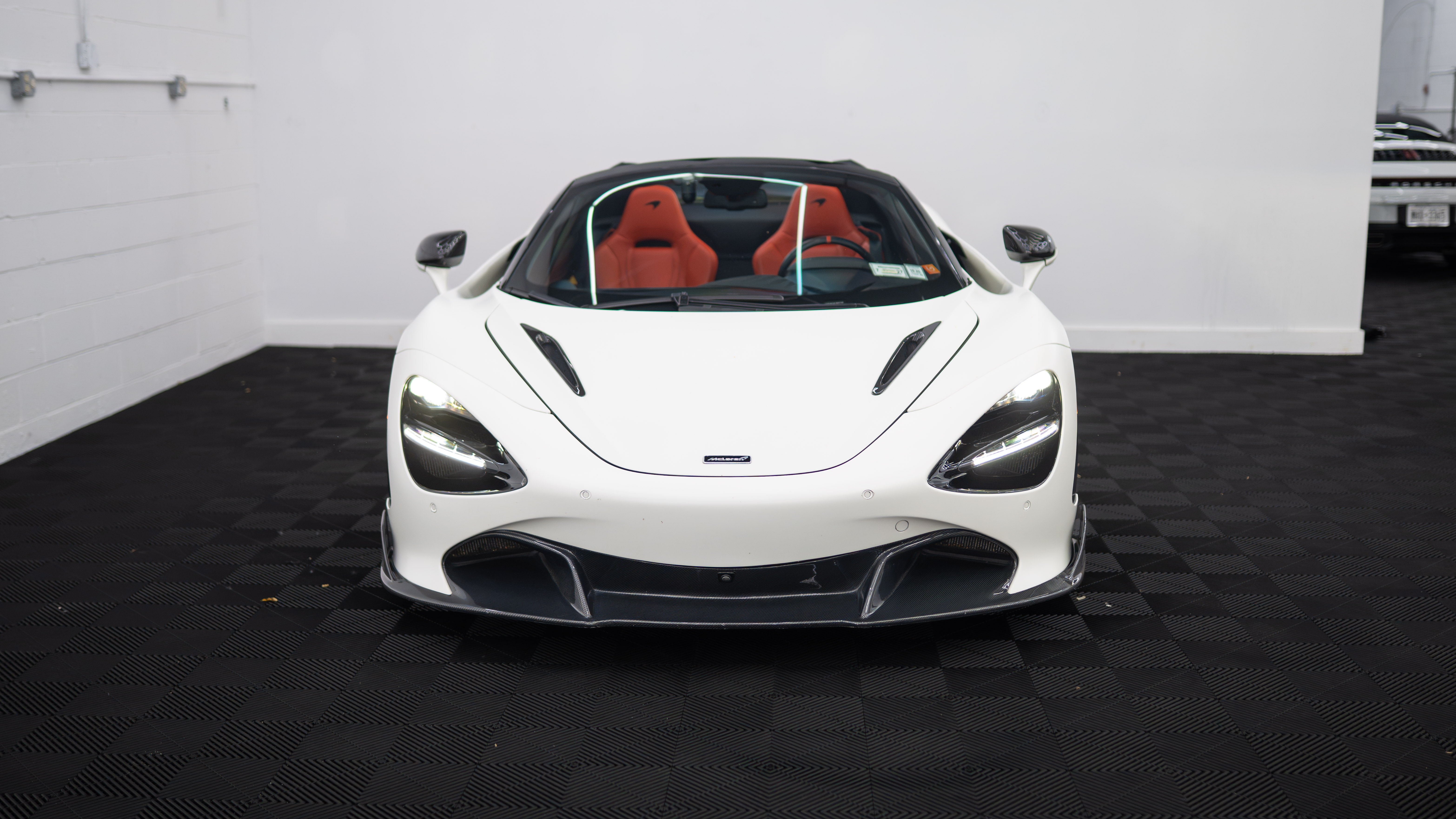 Used 2020 McLaren 720S Spider RWD image 6