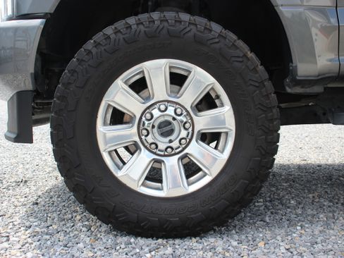Used 2019 Ford F250 4x4 Crew Cab Limited image 12