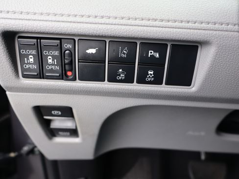 Used 2018 Honda Odyssey Touring image 22