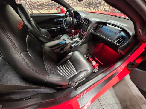 Used 2001 Chevrolet Corvette Z06 w/ Memory Pkg image 26