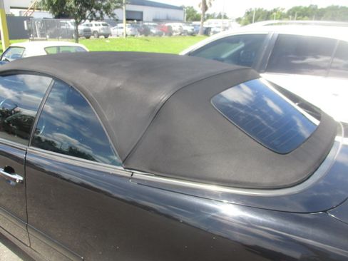 Used 2001 Mercedes-Benz CLK 320 image 4