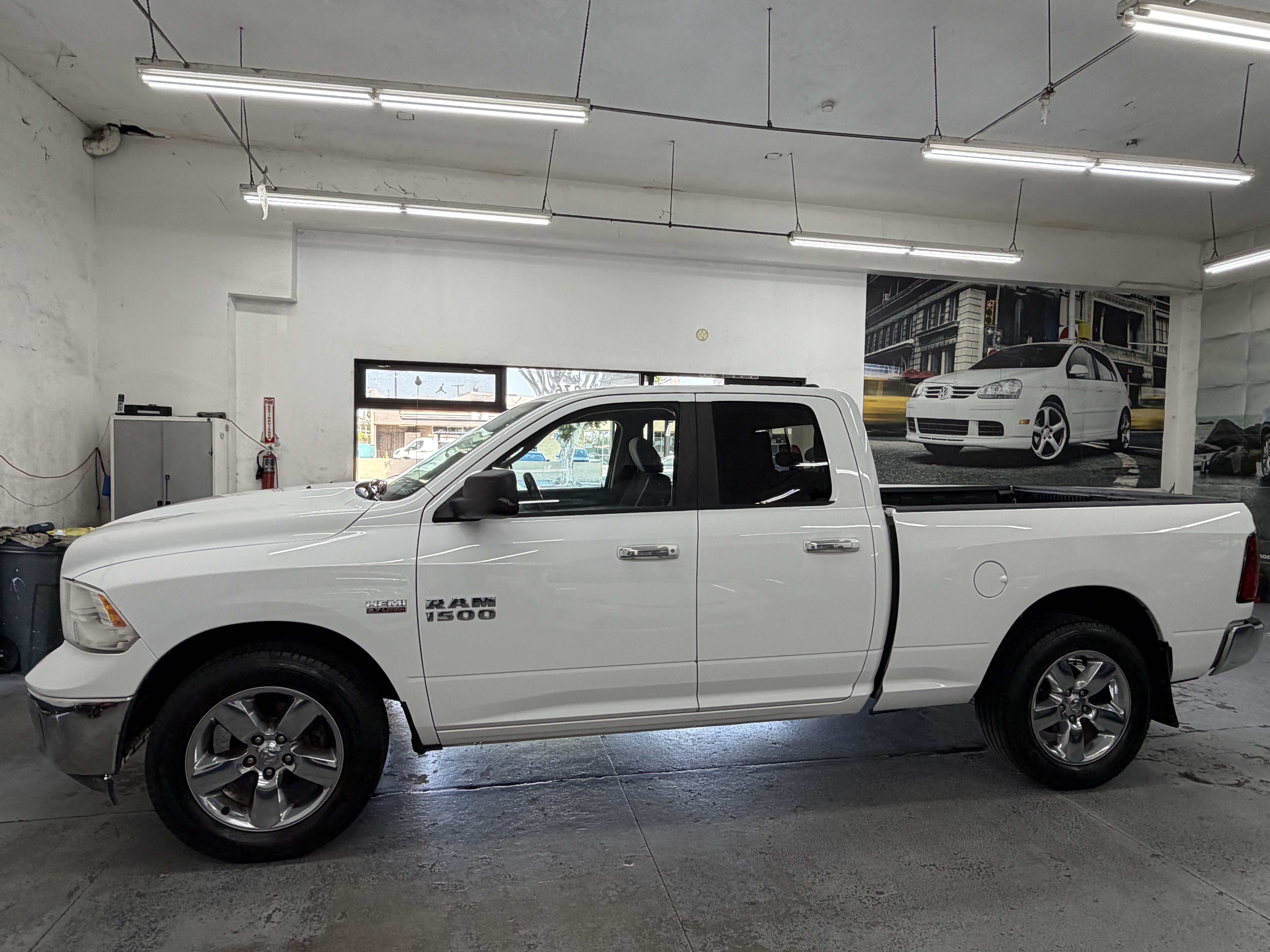 Used 2013 RAM 1500 2WD Quad Cab SLT image 3
