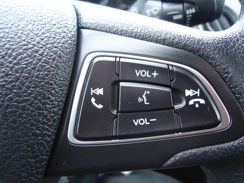 Used 2015 Ford Focus SE image 15