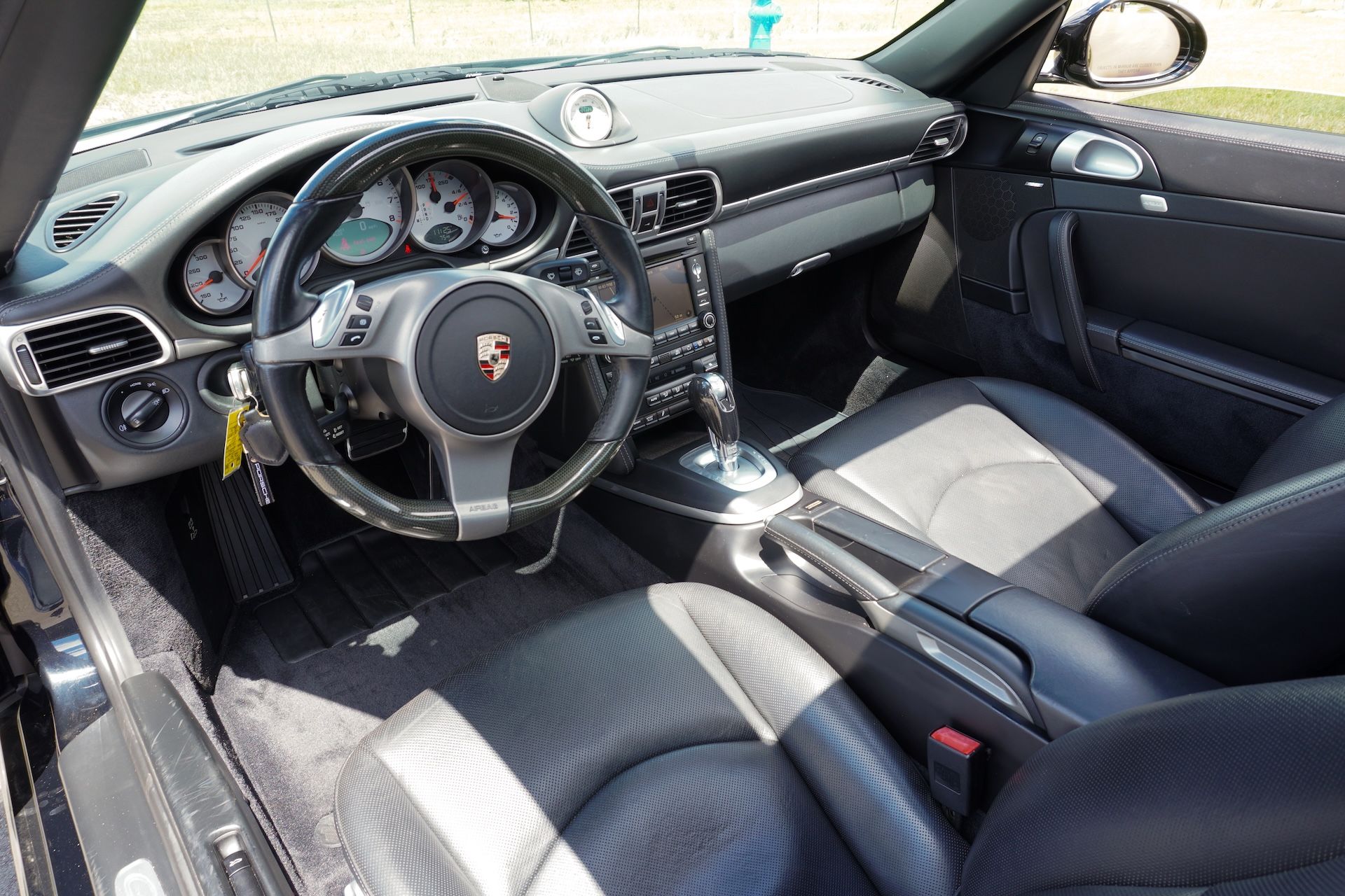Used 2010 Porsche 911 Coupe AWD/4WD image 18