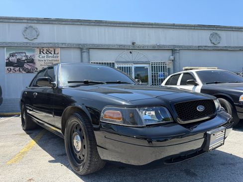 Used 2006 Ford Crown Victoria Police Interceptor RWD image 1
