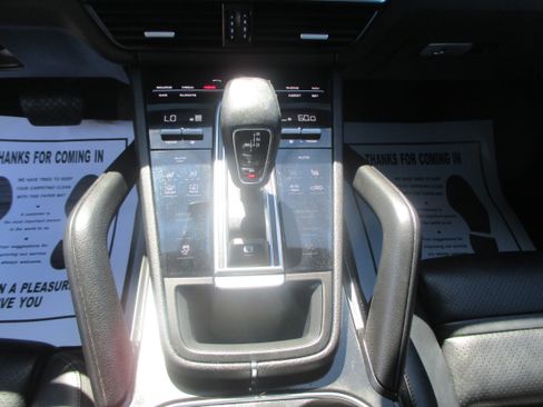 Used 2019 Porsche Cayenne image 9