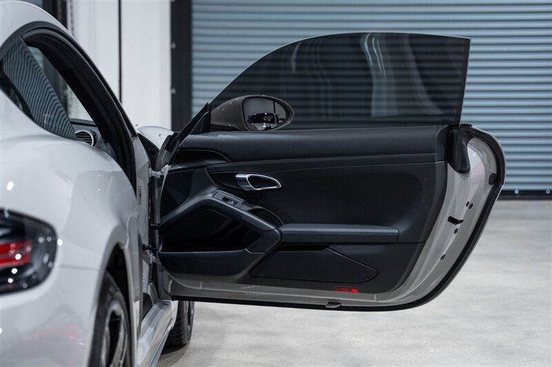 Used 2019 Porsche 718 Cayman S RWD image 33