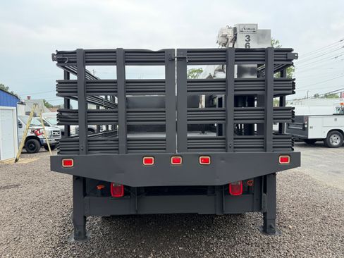 Used 2005 Ford F550 RWD image 4