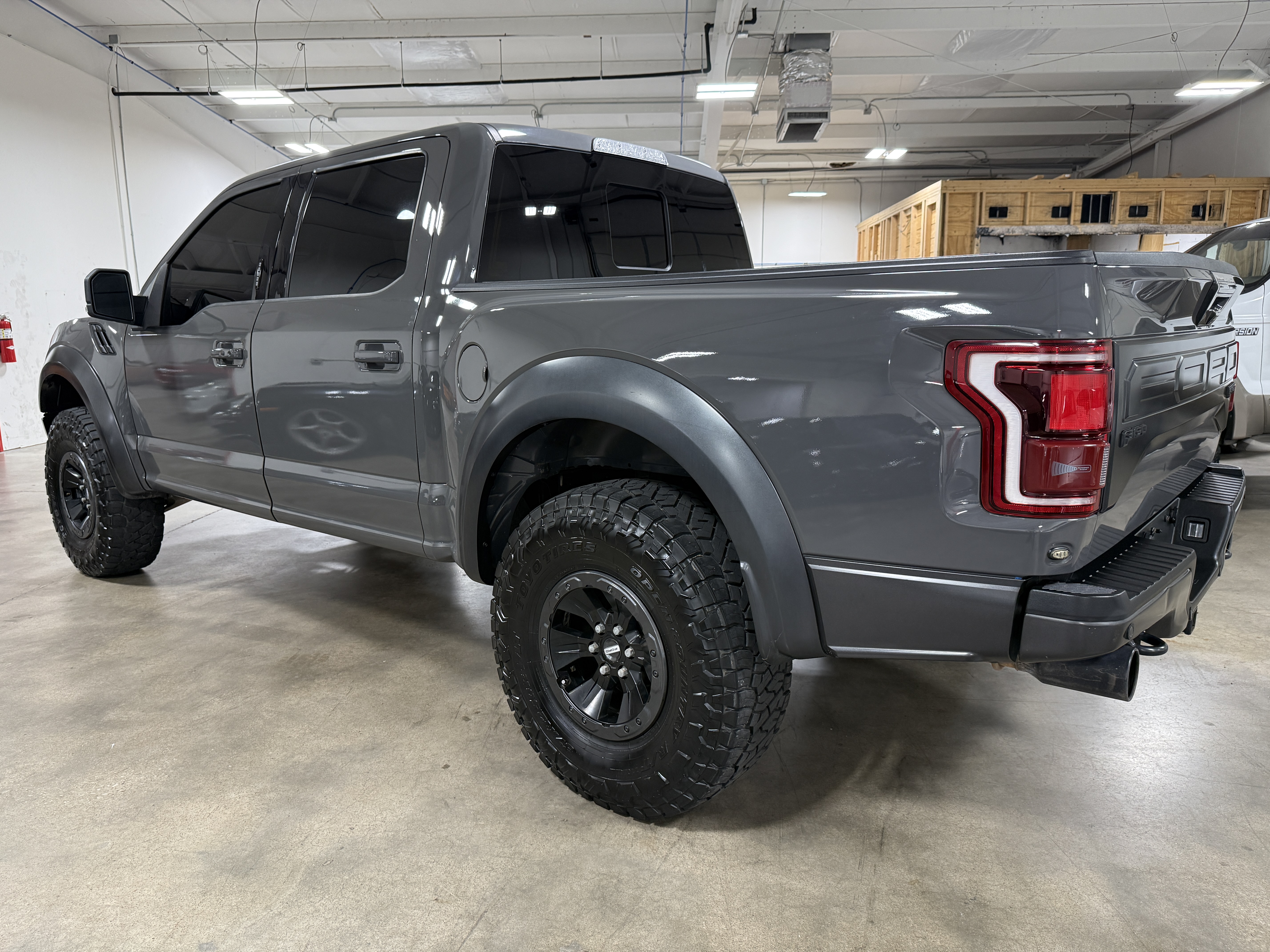 Used 2018 Ford F150 4x4 Crew Cab Raptor image 9