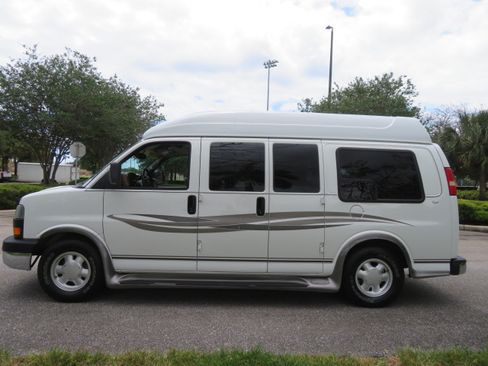 Used 2004 GMC Savana 1500 SLT RWD image 26