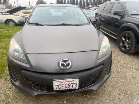 Used 2013 MAZDA MAZDA3 i Touring image 2