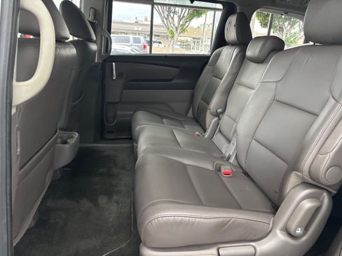 Used 2015 Honda Odyssey Touring image 11