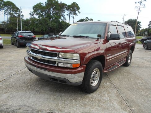 Used 2000 Chevrolet Suburban 2500 LT AWD/4WD image 3