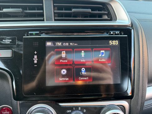 Used 2017 Honda Fit EX image 27