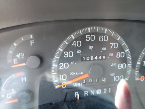 Used 1998 Ford F150 XLT image 11