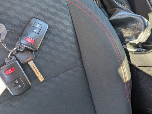 Used 2023 Toyota Tacoma SR5 image 6