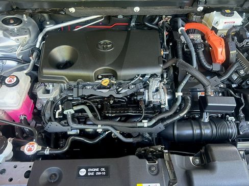 Used 2021 Toyota RAV4 LE image 21