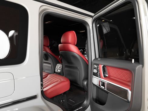 Used 2025 Mercedes-Benz G 63 AMG AMG G 63 image 19