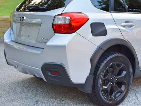 Used 2014 Subaru XV Crosstrek 2.0i Premium image 19