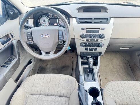 Used 2010 Ford Focus SE image 22