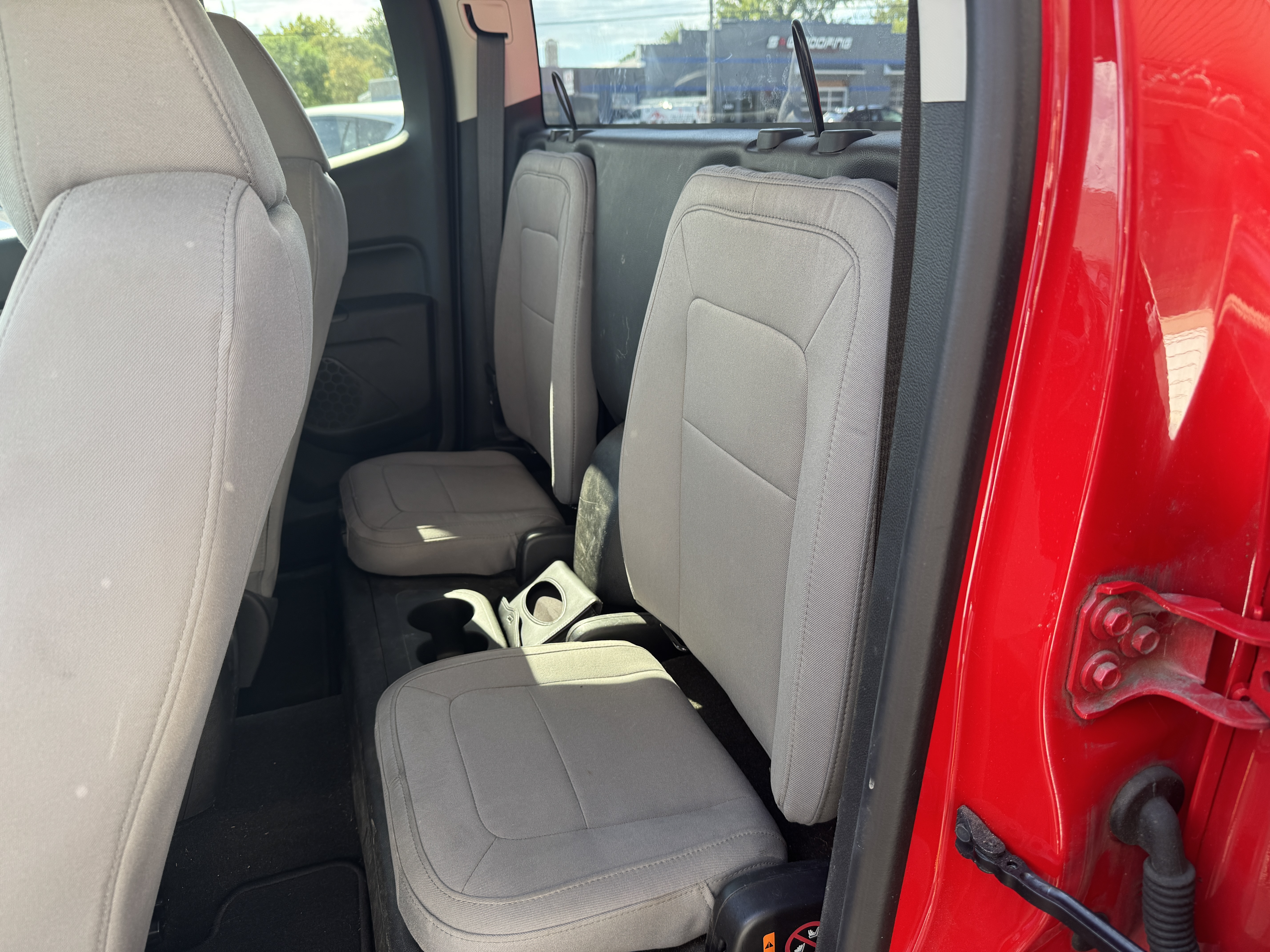 Used 2015 Chevrolet Colorado 2WD Extended Cab W/T image 10