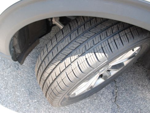 Used 2022 Ford Explorer 4WD Limited image 20