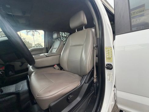Used 2017 Ford F550 image 14