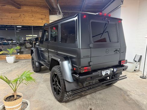 Used 2018 Mercedes-Benz G 550 Squared image 11