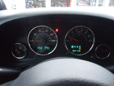 Used 2013 Jeep Wrangler Freedom Edition image 10